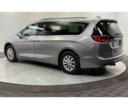 2018 Chrysler Pacifica Touring L is a Silver 2018 Chrysler Pacifica Touring Van in Saint George UT