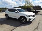 2025 Volvo XC40 Core Bright Theme