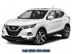 2021 Nissan Rogue Sport with 44,706 miles!