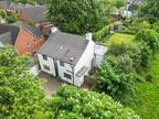 Winn Cottage, Red Hall Lane, Leeds 4 bed detached house for sale -