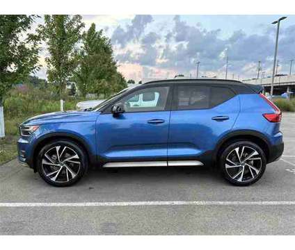 2021 Volvo XC40 R-Design is a Blue 2021 Volvo XC40 SUV in Mars PA