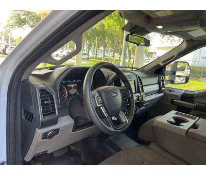 2022 Ford F-250 Super Duty XLT is a White 2022 Ford F-250 Super Duty Truck in Fort Lauderdale FL