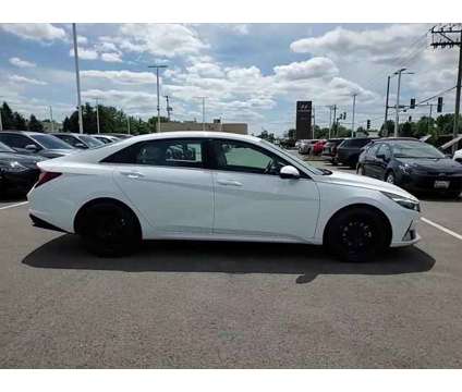 2022 Hyundai Elantra Limited is a White 2022 Hyundai Elantra Limited Sedan in Joliet IL