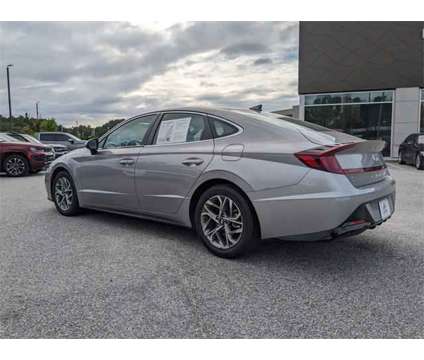 2023 Hyundai Sonata SEL is a Silver 2023 Hyundai Sonata Sedan in Charleston SC