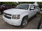 2008 Chevrolet Avalanche White, 177K miles