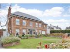 Kings Avenue, Sandwich Bay, Kent, CT13 6 bed detached house for sale -