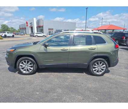 2018 Jeep Cherokee Limited 4x4 is a Green 2018 Jeep Cherokee Limited SUV in Dubuque IA