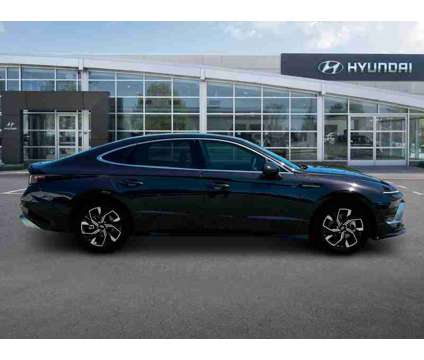 2024 Hyundai Sonata SEL is a Blue 2024 Hyundai Sonata Sedan in Clermont FL