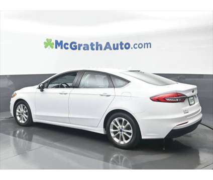 2020 Ford Fusion SE is a White 2020 Ford Fusion SE Sedan in Dubuque IA