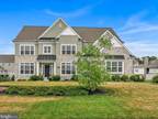 1051 Valley Crossing Dr, Lititz, PA 17543