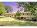 2830 Sunset Dr, Camp Hill, PA 17011