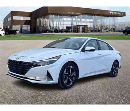 2022 Hyundai Elantra SEL is a White 2022 Hyundai Elantra Sedan in Hialeah FL