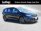 2024 Chrysler Pacifica Black