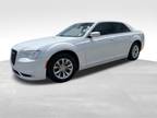 2023 Chrysler 300 White, 26K miles