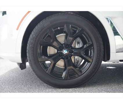 2025 BMW X7 xDrive40i is a White 2025 SUV in Fort Walton Beach FL