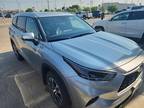 2021 Toyota Highlander Silver, 42K miles