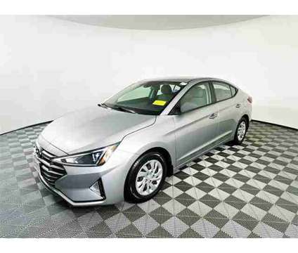 2020 Hyundai Elantra SE is a Silver 2020 Hyundai Elantra SE Sedan in Raynham MA