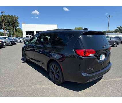 2020 Chrysler Pacifica 35th Anniversary Touring L Plus is a Black 2020 Chrysler Pacifica Touring Van in Shrewsbury NJ