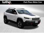 2019 Jeep Cherokee White, 65K miles