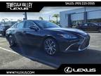 2025 Lexus ES 300h Base