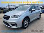 2023 Chrysler Pacifica Limited 21228 miles