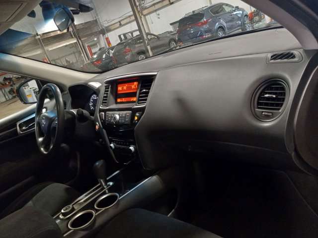 2015 Nissan Pathfinder S 51427 miles