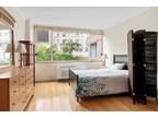 W Th St Apt R, New York, Flat For Rent