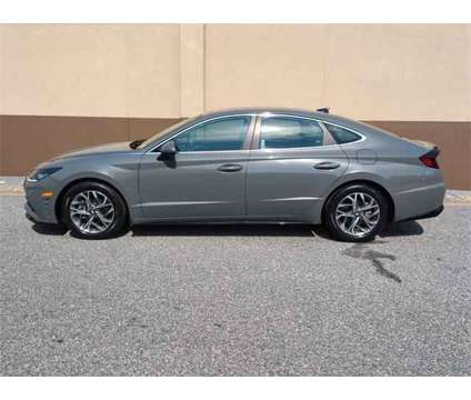 2022 Hyundai Sonata SEL is a Grey 2022 Hyundai Sonata Sedan in Ocala FL