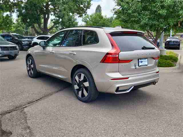 2025 Volvo XC60 Plug-In Hybrid T8 Plus