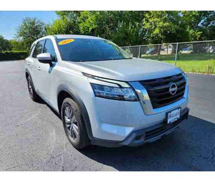 2022 Nissan Pathfinder S is a Silver 2022 Nissan Pathfinder S Car for Sale in Harvard IL