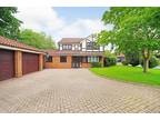 5 bedroom detached house for rent in Hartington Close, Dorridge, Solihull