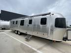 2024 Airstream Classic 33FB Twin