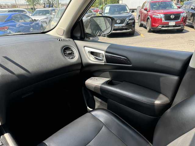 2020 Nissan Pathfinder SL 39461 miles