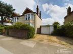 3 bedroom semi-detached house for sale in Mandeville Road, AYLESBURY, HP21 8AA