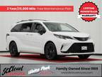 2022 Toyota Sienna White, 47K miles