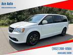 2019 Dodge grand caravan White, 102K miles