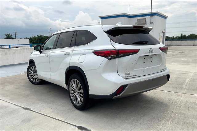 2022 Toyota Highlander Platinum