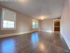 Broadway Unit,elmwood Park, Flat For Rent