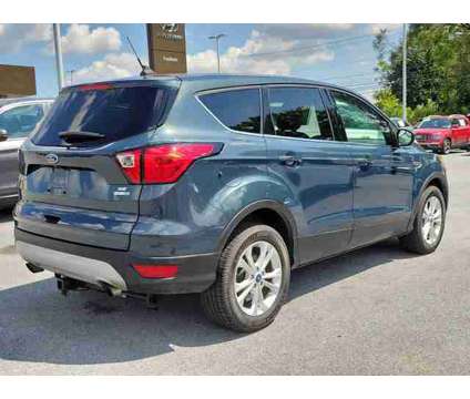 2019 Ford Escape SE is a Green 2019 Ford Escape SE SUV in Harrisburg PA