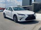 2025 Lexus ES 300h Luxury