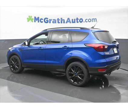 2019 Ford Escape SE is a Blue 2019 Ford Escape SE SUV in Dubuque IA