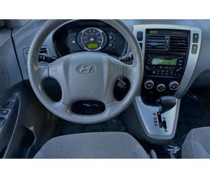 2007 Hyundai Tucson SE is a Silver 2007 Hyundai Tucson SE SUV in Albany OR