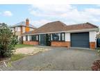 3 bedroom detached bungalow for sale in Oak Avenue, Christchurch, BH23