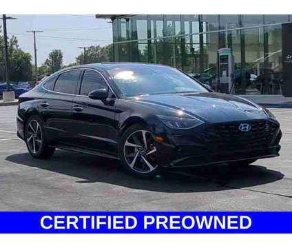 2022 Hyundai Sonata SEL Plus is a Black 2022 Hyundai Sonata SE Sedan in Highland IN