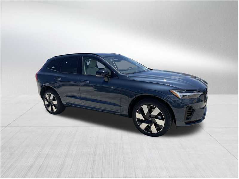 2025 Volvo XC60 Plug-In Hybrid T8 Plus