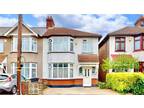 Cavendish Gardens, Chadwell Heath, RM6 3 bed end of terrace house for sale -