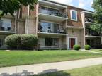 Mobile Ave Apt A, Oak Lawn, Condo For Sale