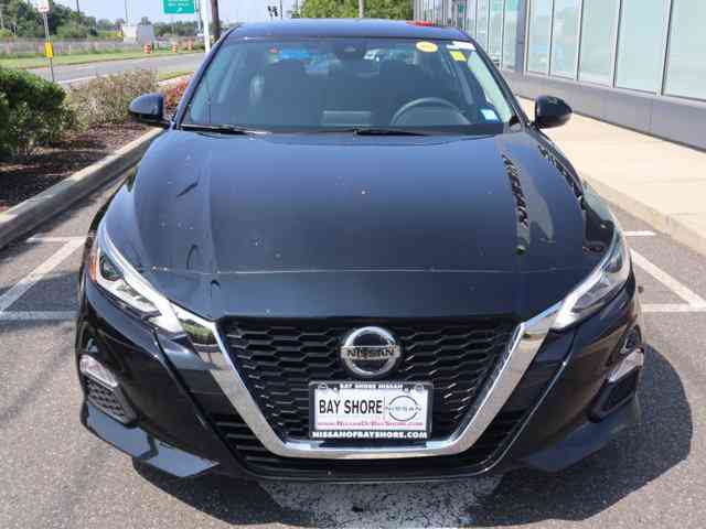 2022 Nissan Altima 2.5 SV 33635 miles