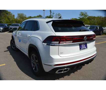 2024 Volkswagen Atlas Cross Sport 2.0T SEL R-Line is a White 2024 Volkswagen Atlas SUV in Highland Park IL