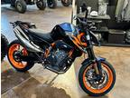 2023 KTM 890 Duke R